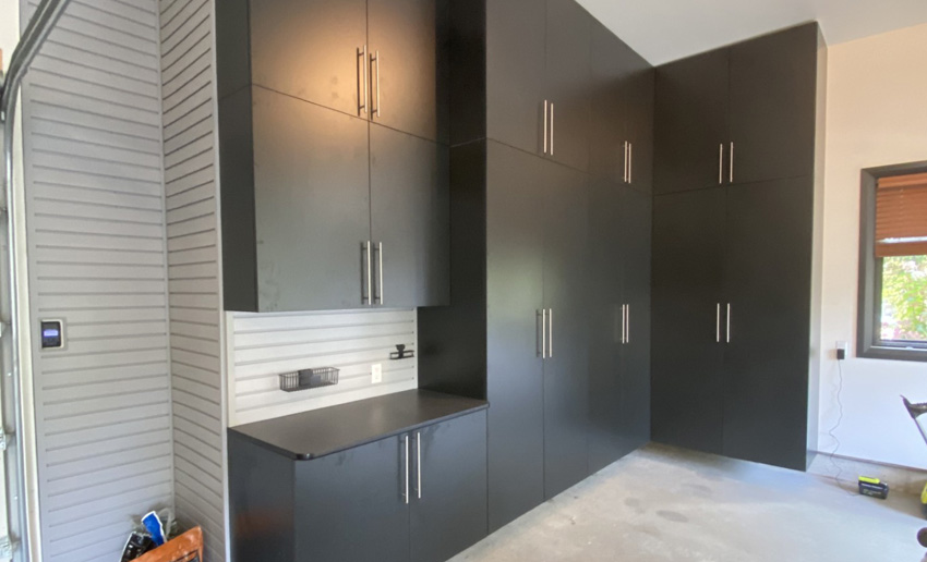 Custom garage cabinets: Optimize your space with functional storage