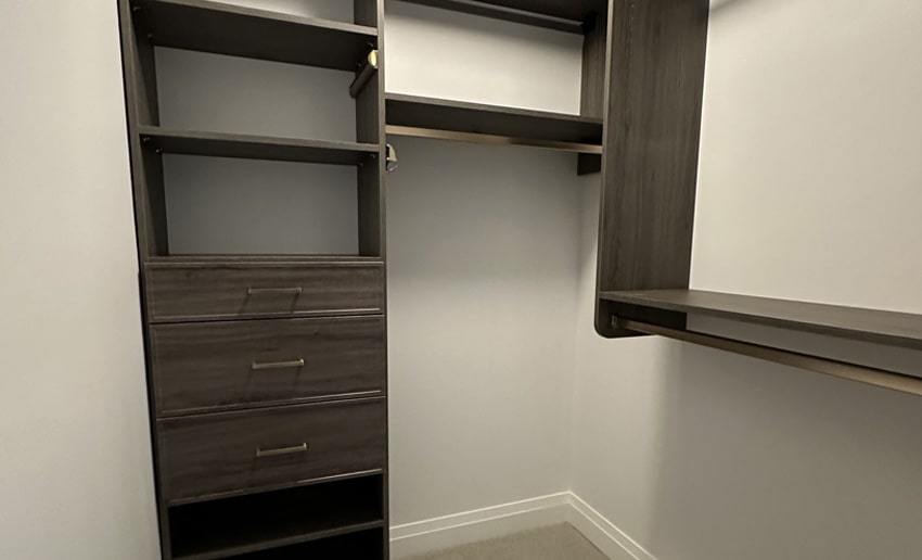 How to Design a Walk-In Closet That Feels Like a Boutique