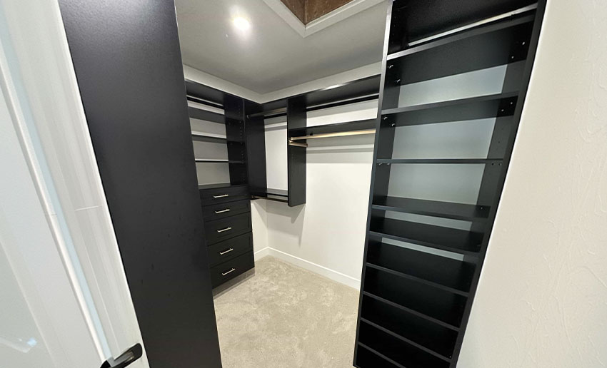 10 features every well-designed walk-in closet should include